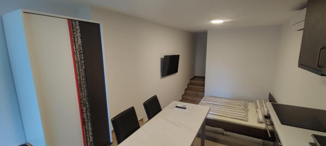 Studio Malinska, 30M From The Beach Exterior photo