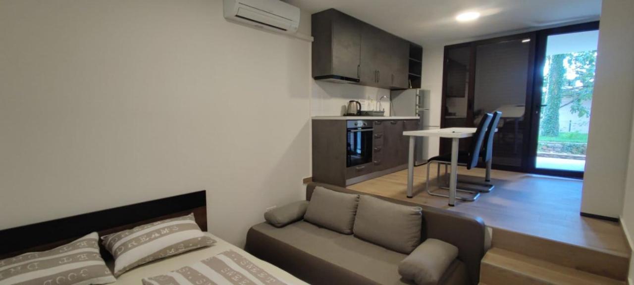 Studio Malinska, 30M From The Beach Exterior photo